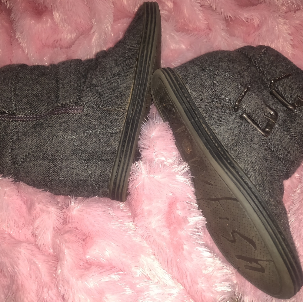Totally glam Blowfish wedge boots.